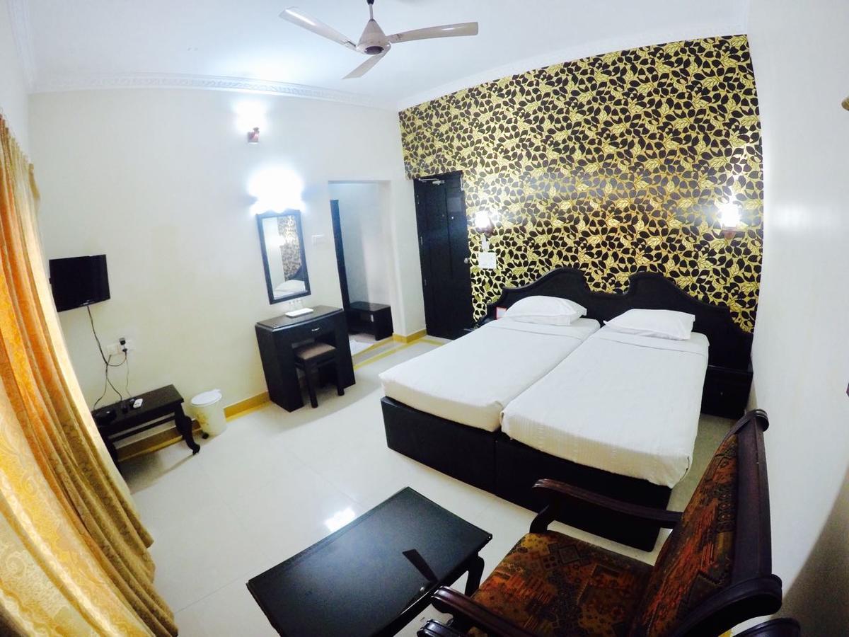 Capital O 46475 Gd International Redfort Hotel Nilambūr Екстериор снимка
