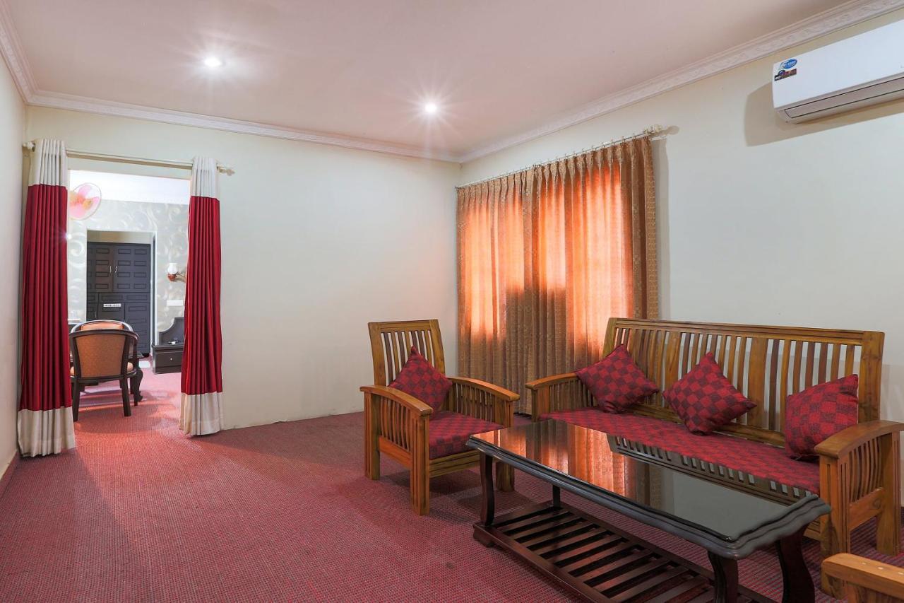 Capital O 46475 Gd International Redfort Hotel Nilambūr Екстериор снимка