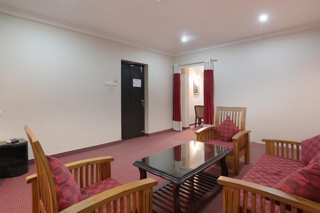 Capital O 46475 Gd International Redfort Hotel Nilambūr Екстериор снимка