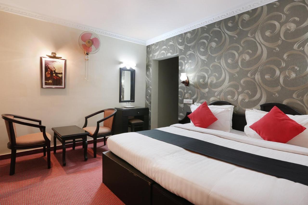 Capital O 46475 Gd International Redfort Hotel Nilambūr Екстериор снимка
