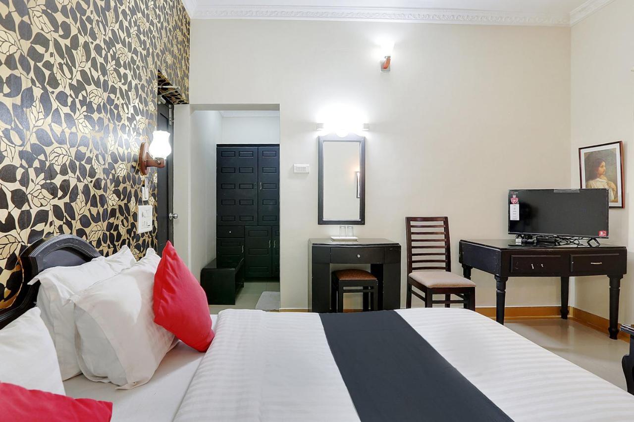 Capital O 46475 Gd International Redfort Hotel Nilambūr Екстериор снимка