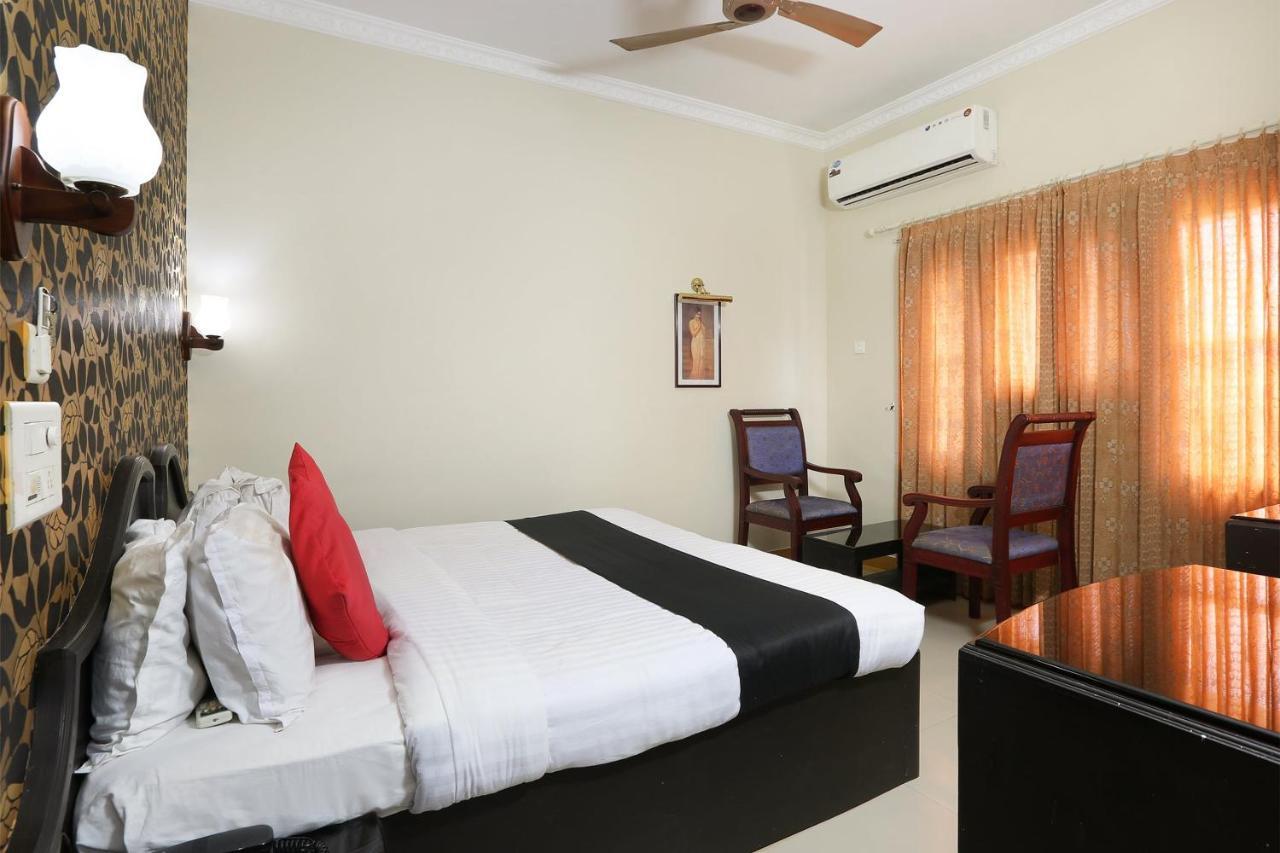 Capital O 46475 Gd International Redfort Hotel Nilambūr Екстериор снимка