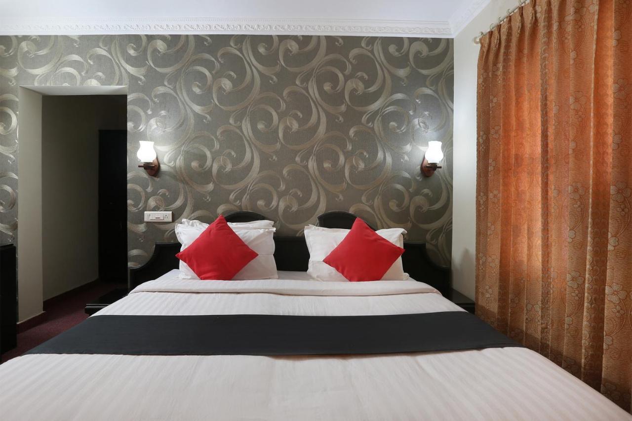 Capital O 46475 Gd International Redfort Hotel Nilambūr Екстериор снимка